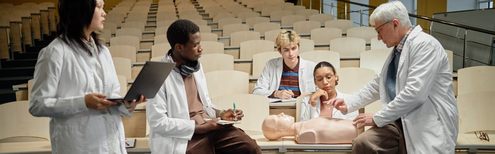 doctors brainstorming